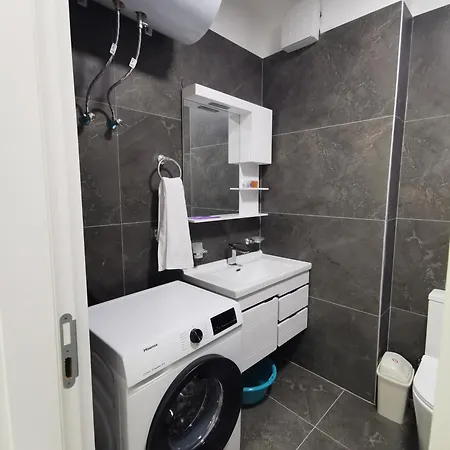 Seabreeze Daire Golem (Tirana)